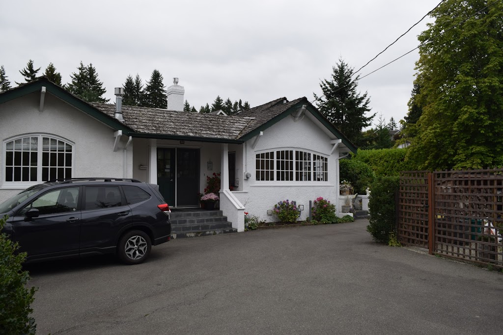 La Rosetta B&B | 106 Hoylake Rd E, Qualicum Beach, BC V9K 1L7, Canada | Phone: (250) 752-7227