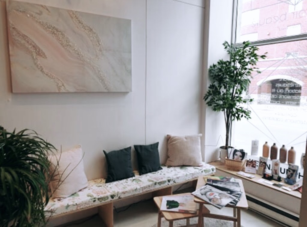 Comptoir Beauté | 1332 Notre-Dame St W, Montreal, QC H3C 1K7, Canada | Phone: (514) 507-7720