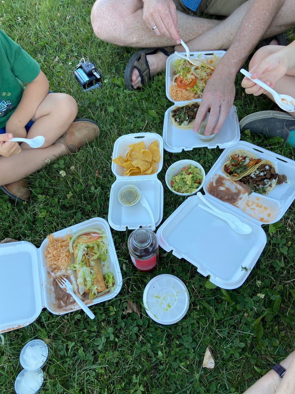 Salsa Caliente Mexican Grill | 275 Erie St S, Leamington, ON N8H 3C4, Canada | Phone: (519) 322-4777