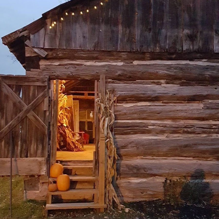 At the Barn | 6154 Abbott St E, Stittsville, ON K2S 1V2, Canada | Phone: (613) 296-4658