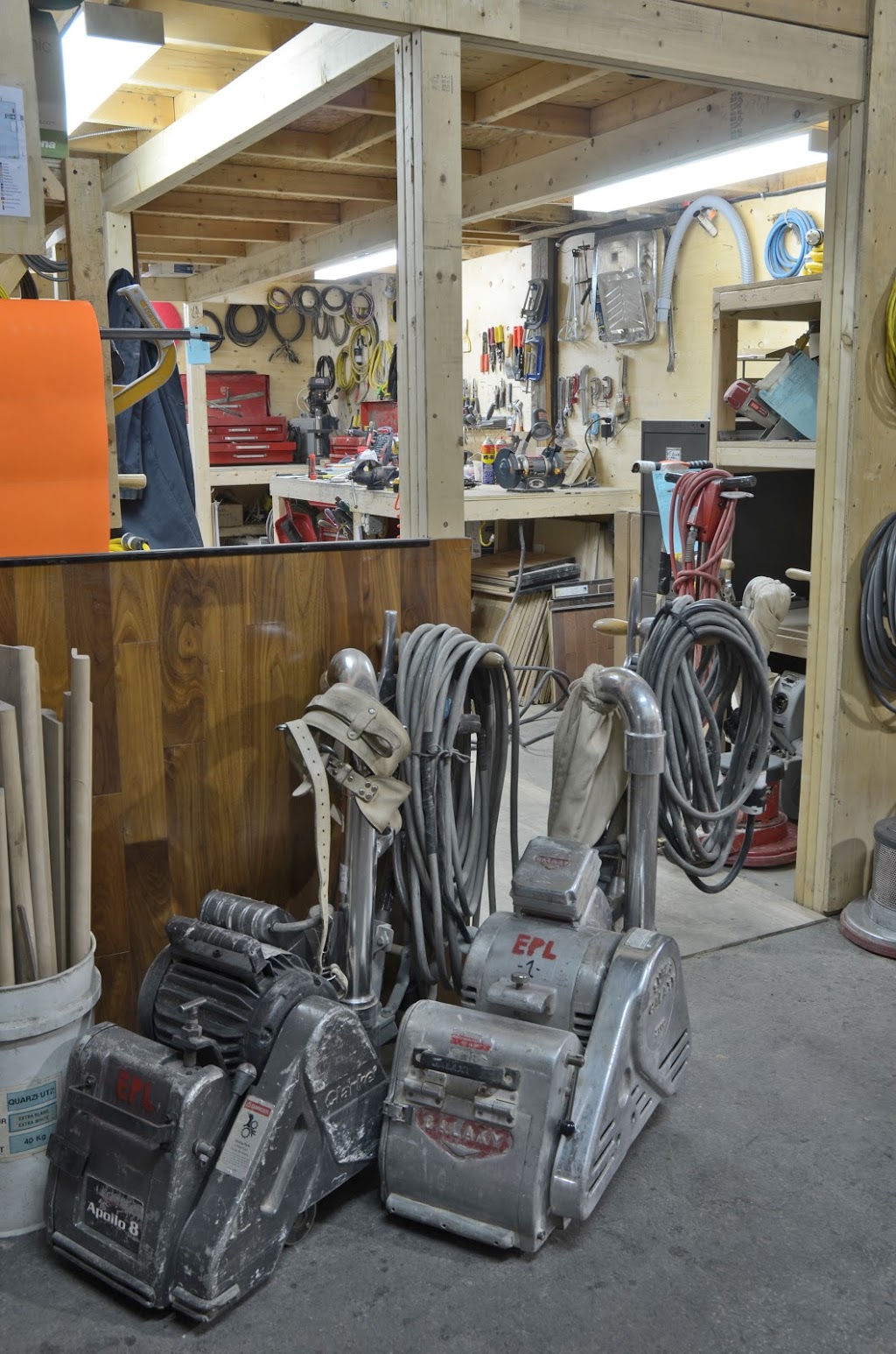 Entrepôt Du Plancher Laval | 1370 Boulevard des Laurentides, Laval, QC H7N 4Y4, Canada | Phone: (450) 669-3362