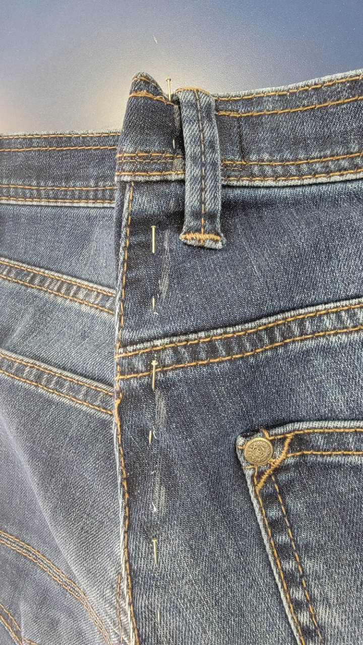 Golden Stitches | 1129 Corrie St Unit 1A, Innisfil, ON L9S 1W9, Canada | Phone: (416) 890-2661