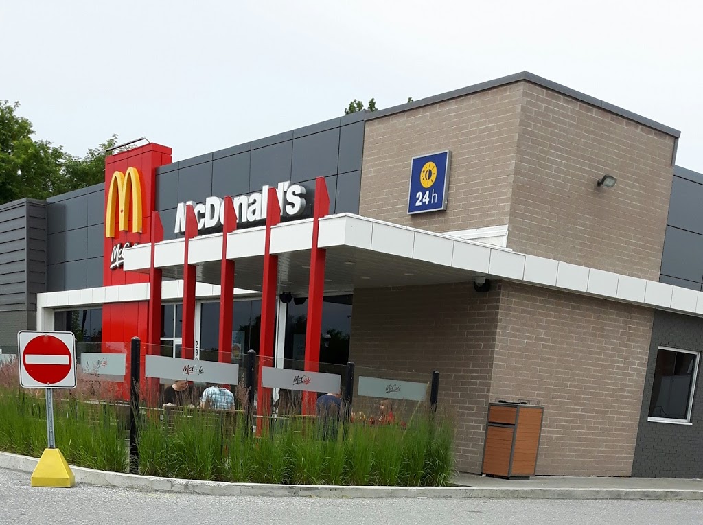 McDonalds | 2901 Rue Sherbrooke E, Montréal, QC H1W 1B2, Canada | Phone: (514) 523-2490