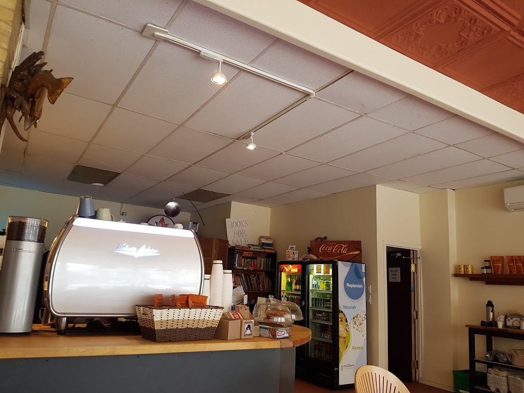 Sunny Joes Café | 250 Sorauren Ave, Toronto, ON M6R 1M1, Canada | Phone: (416) 539-9420