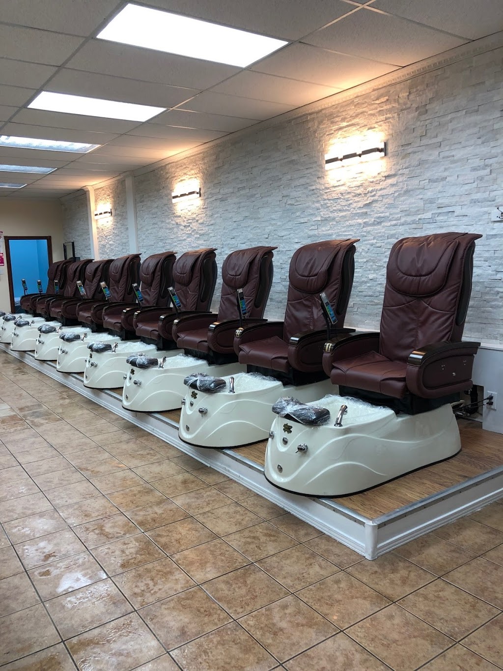 Danny Nails & Spa | 500 Hazeldean Rd #110, Kanata, ON K2L 2B5, Canada | Phone: (613) 836-8819