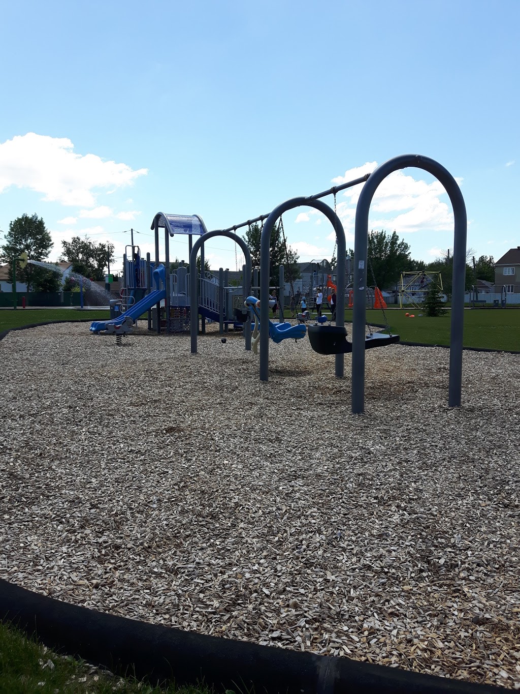 Parc Charles-Bruneau | 1731 Rue Rochon, Terrebonne, QC J6W 5N9, Canada | Phone: (450) 961-2001