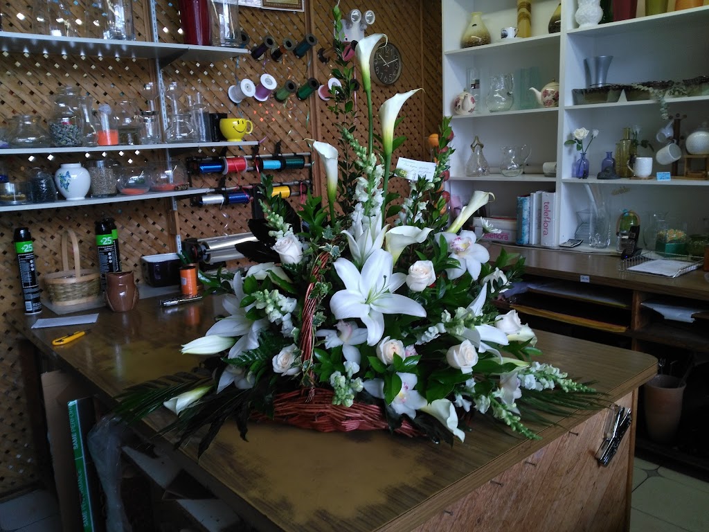 Dorval Florist | 251 Av. Dorval, Dorval, QC H9S 3H5, Canada | Phone: (514) 636-1644
