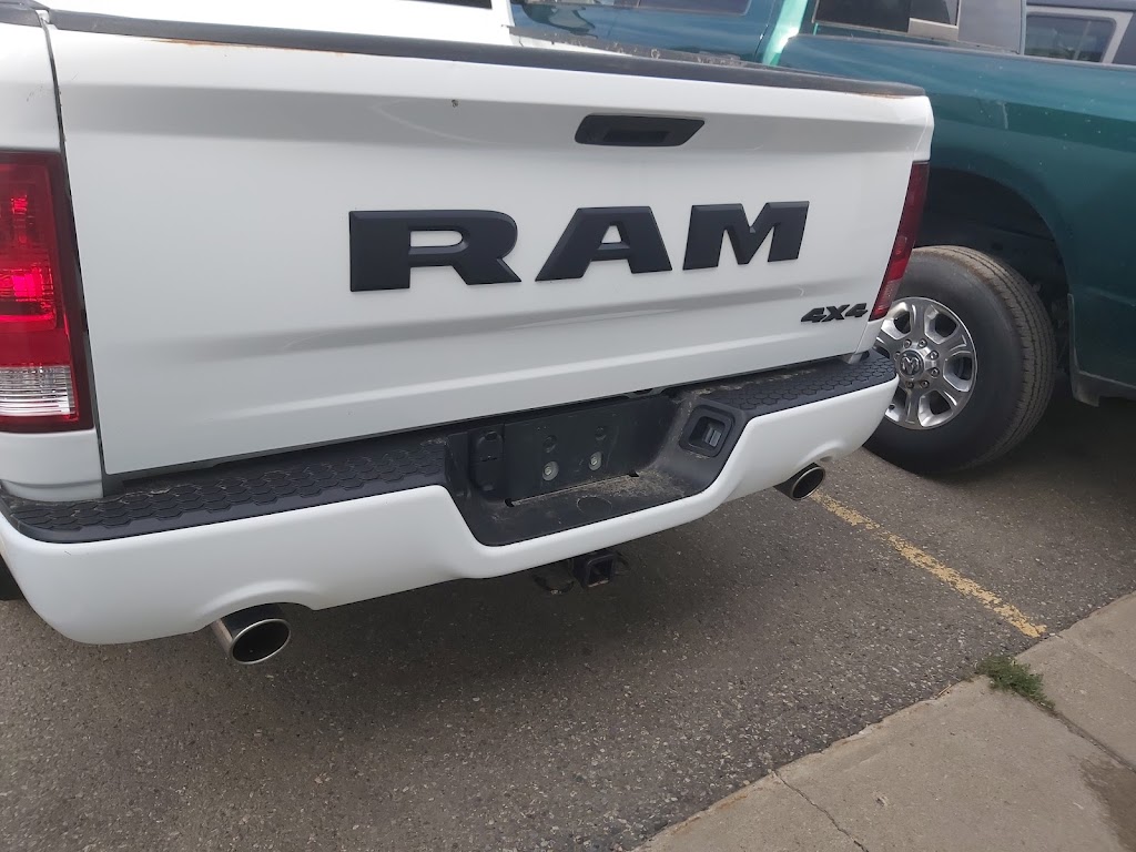 LEGACY TABER CHRYSLER DODGE JEEP RAM | 5206 46 Ave, Taber, AB T1G 2A7, Canada | Phone: (866) 787-0538