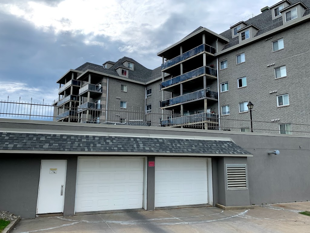 Château Bellevue | 1505 Rue McManamy, Sherbrooke, QC J1H 6L2, Canada | Phone: (819) 563-5369