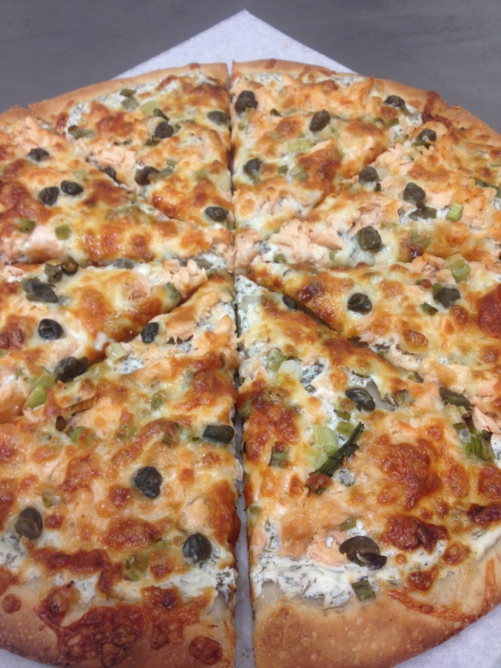 Bellissimo! Pizza | 4125 Spiers Rd, Kelowna, BC V1W 4B6, Canada | Phone: (250) 862-8332