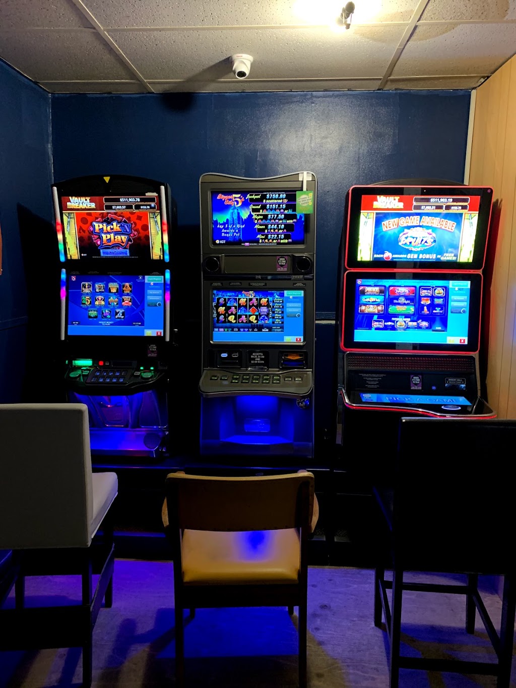 Elveras Bar And Hotel | 300 Albert St, Radisson, SK S0K 3L0, Canada | Phone: (306) 827-2150