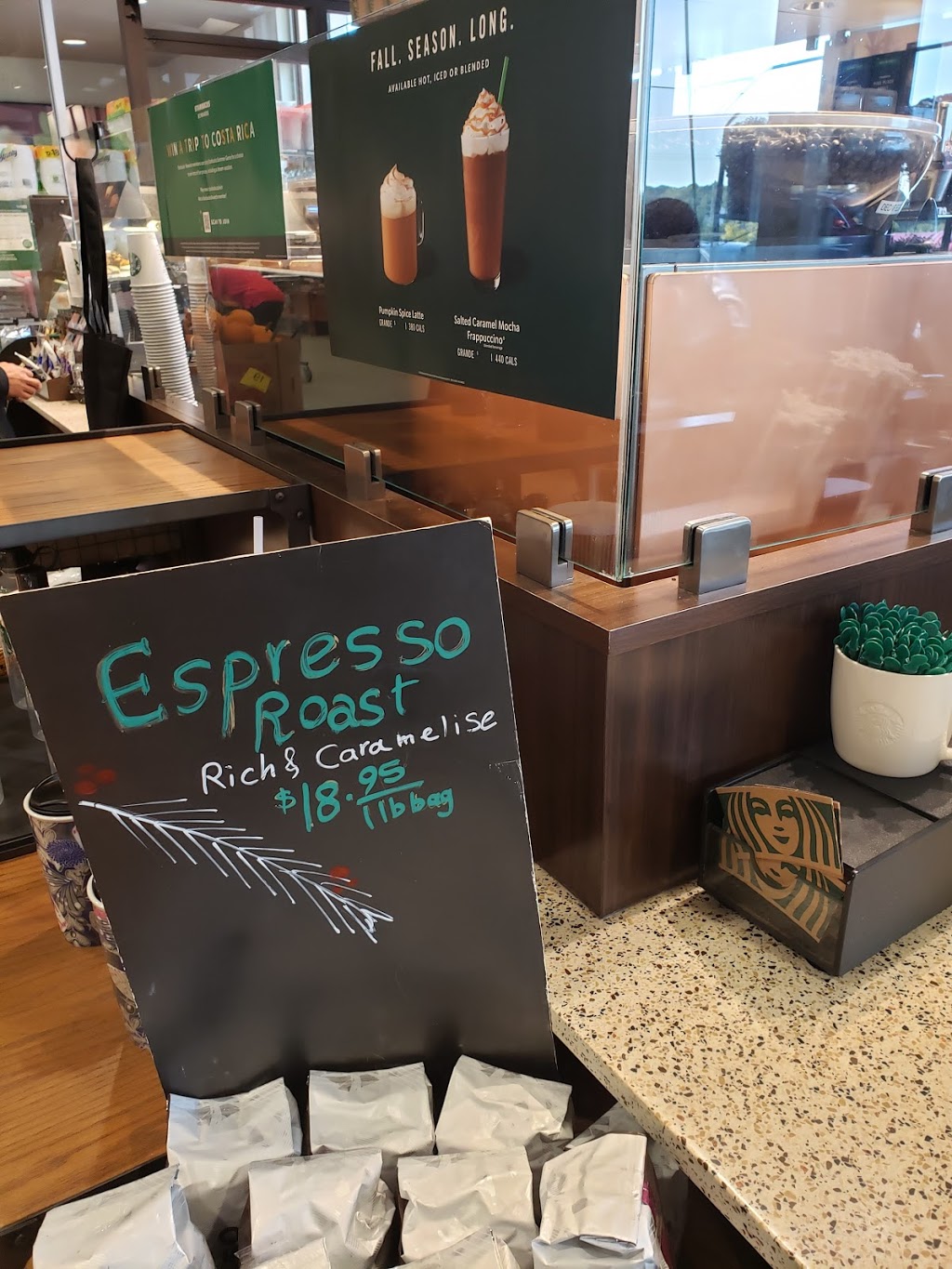 Starbucks | 650 Wellington St E, Aurora, ON L4G 0K3, Canada | Phone: (905) 726-7928