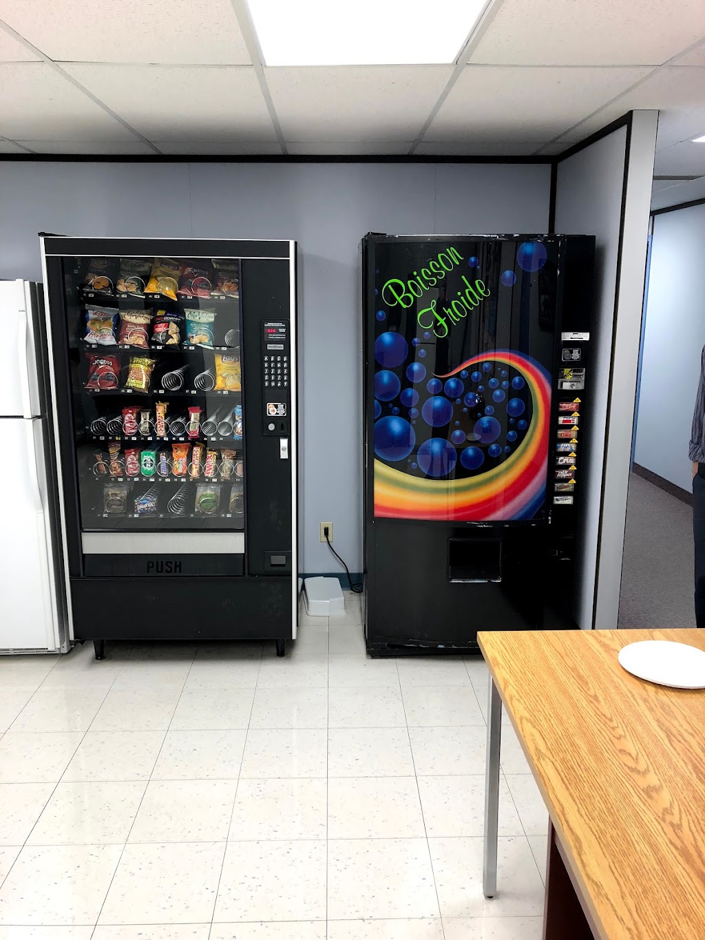 Canada Vending Service | 1942 Ranchwood Way, Orléans, ON K1C 7K7, Canada | Phone: (613) 299-1781