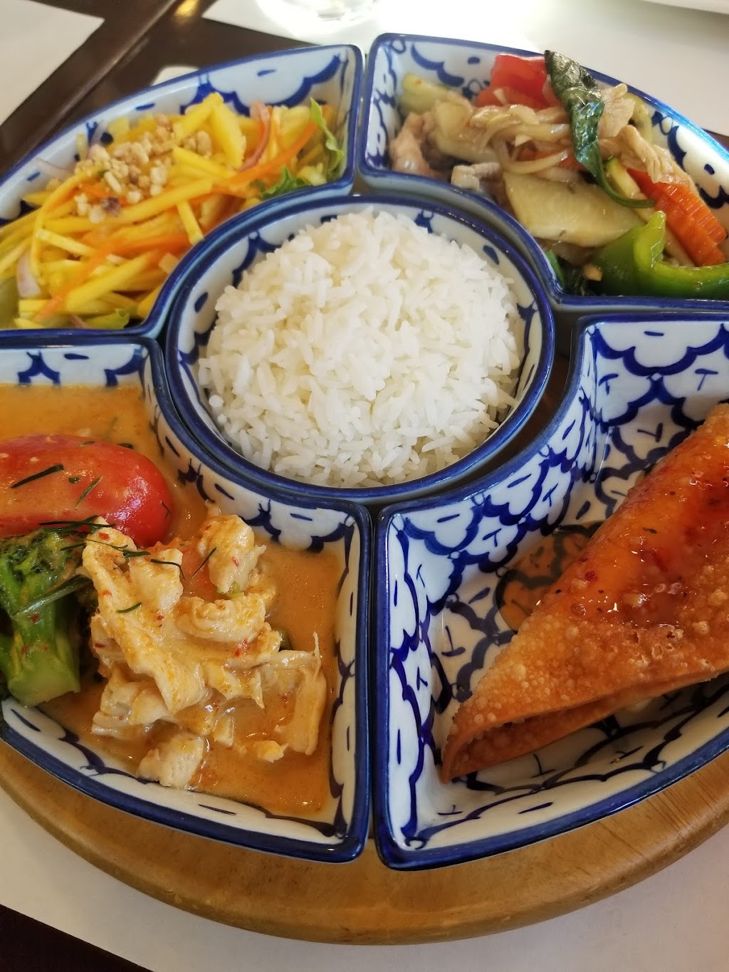 Talay Thai | 511 Bank St, Ottawa, ON K2P 1Z5, Canada | Phone: (613) 238-2529