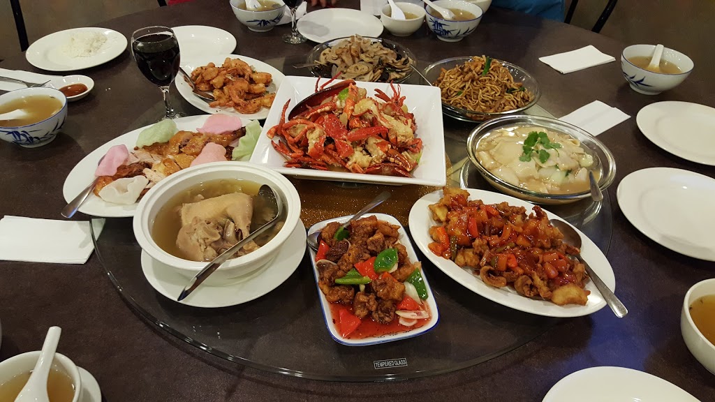Regency Palace Family Restaurant | 2220 Victoria Ave E, Regina, SK S4N 7B9, Canada | Phone: (306) 721-2828