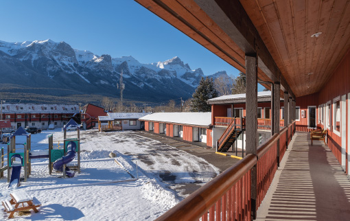 Rocky Mountain Ski Lodge | 1711 Bow Valley Trail, Canmore, AB T1W 1L7, Canada | Phone: (403) 678-5445