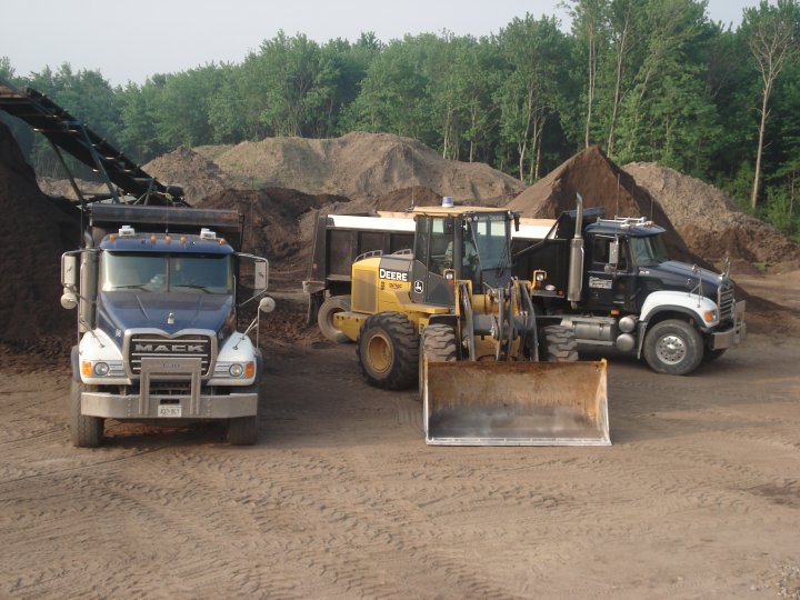 Carr Excavating Ltd | 653 Dunlop St W, Barrie, ON L4N 9W9, Canada | Phone: (705) 726-3253