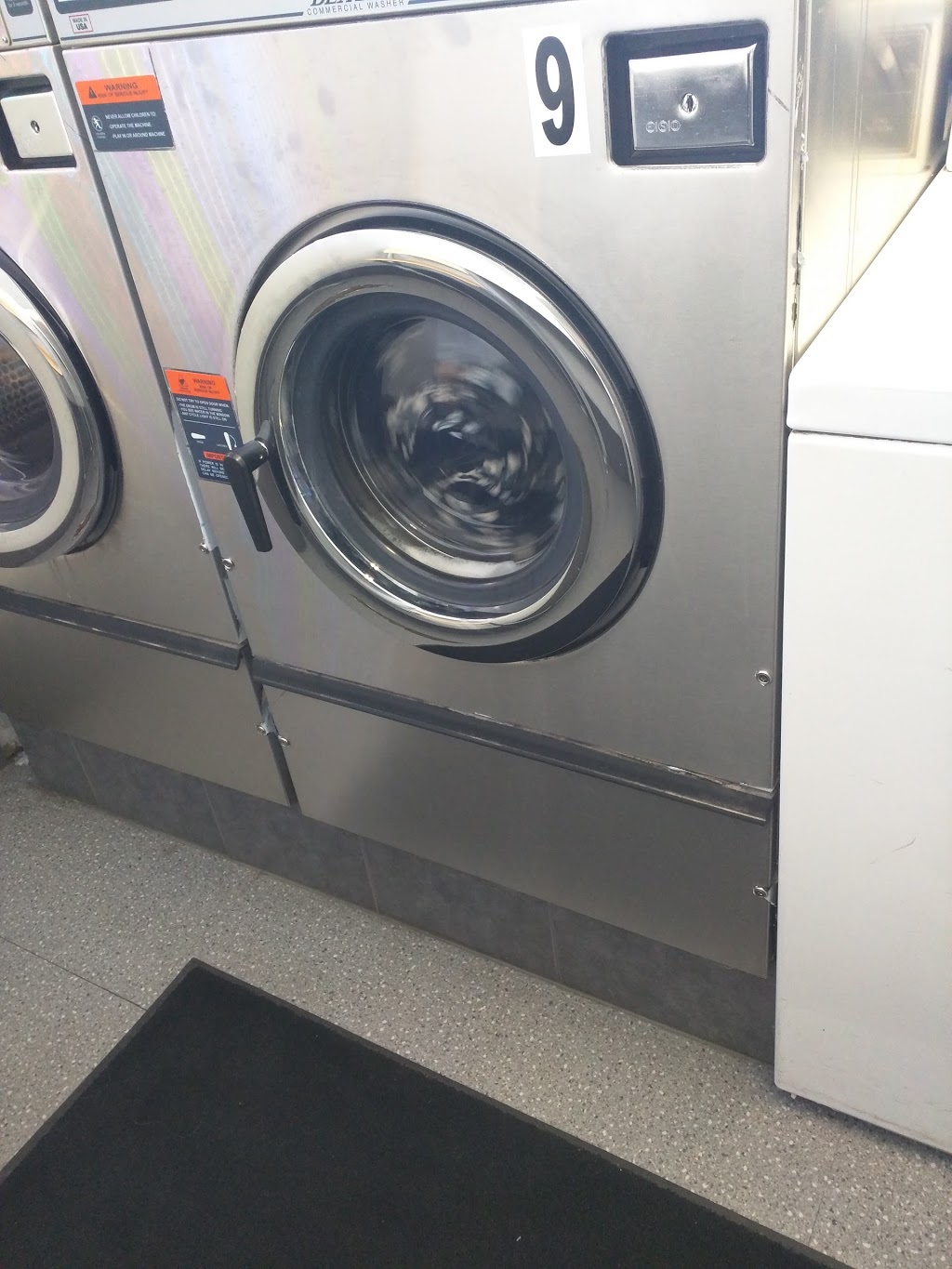 Pebbles Laundromat | 1535 Barton St E, Hamilton, ON L8H 2X7, Canada | Phone: (905) 549-3435