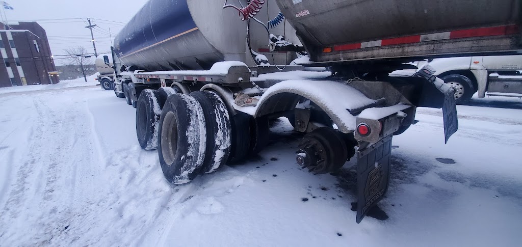 Services Routiers Pneus DL Inc | 5515 Bd Marie-Victorin, Brossard, QC J4W 1A1, Canada | Phone: (438) 502-0498
