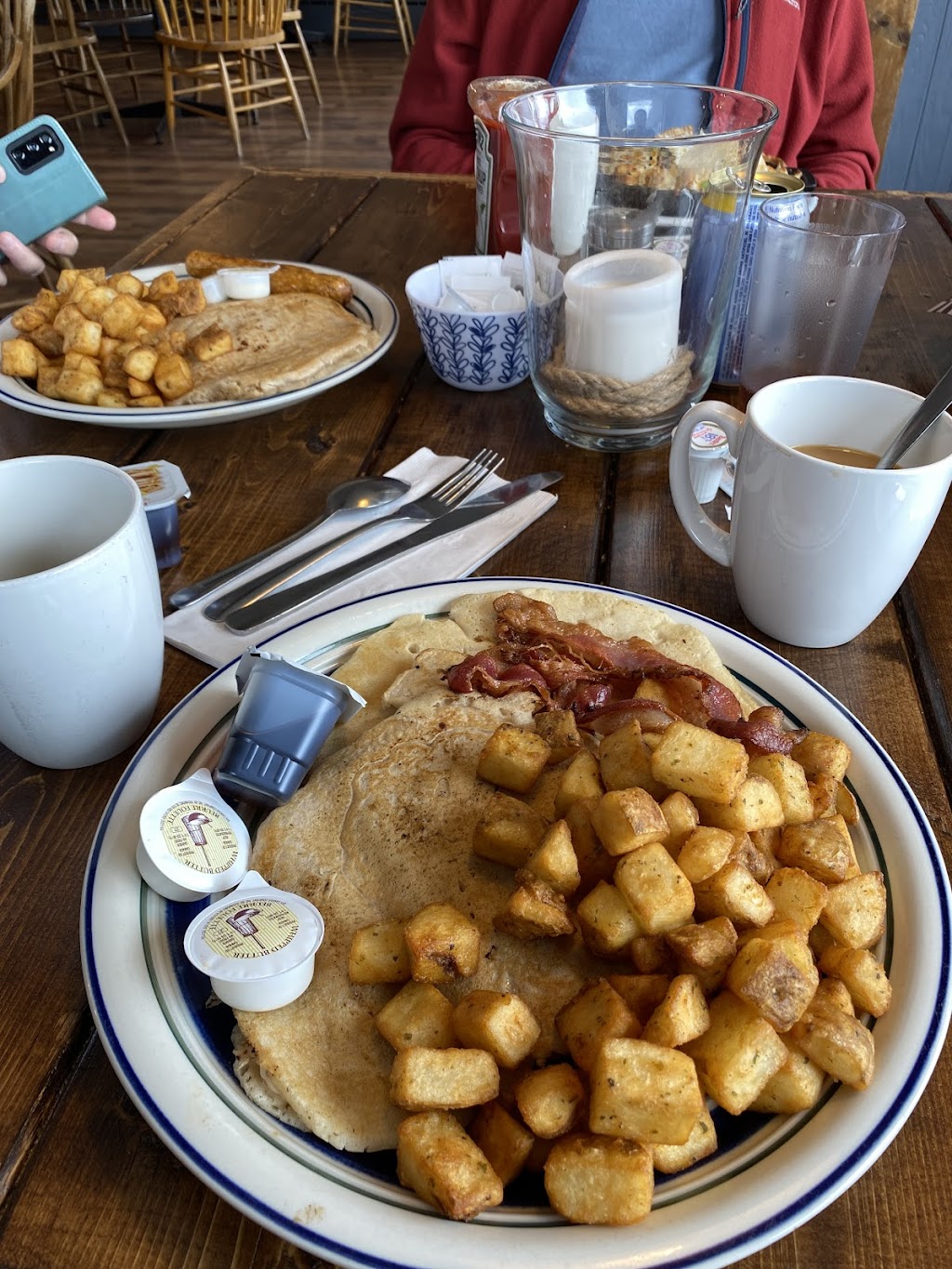 The Slippery Oyster Licensed Restaurant | 22715 Nova Scotia Trunk 7, Sheet Harbour, NS B0J 3B0, Canada | Phone: (902) 885-2293