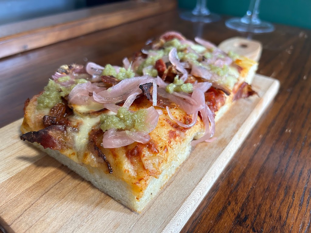 The Counter Restaurant | 11 Front St, Trenton, ON K8V 4N3, Canada | Phone: (613) 392-0168