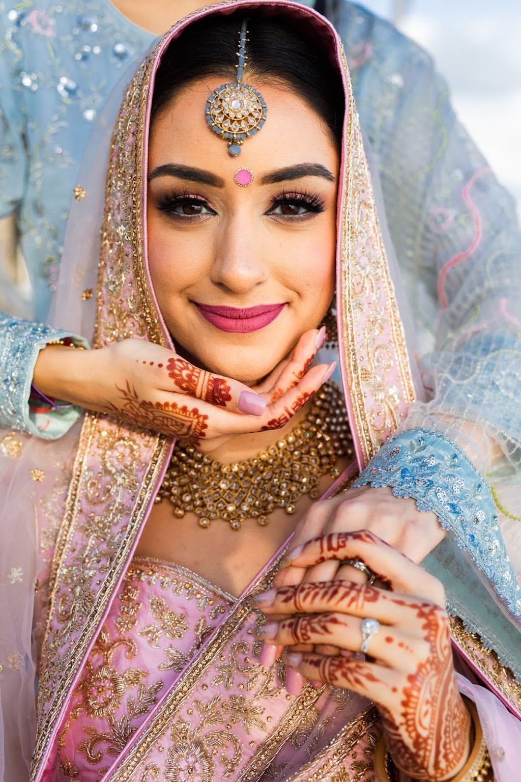 Meenu Bridal Salon | 611 Wanless Dr Unit # 3, Brampton, ON L7A 3Y6, Canada | Phone: (905) 970-8596