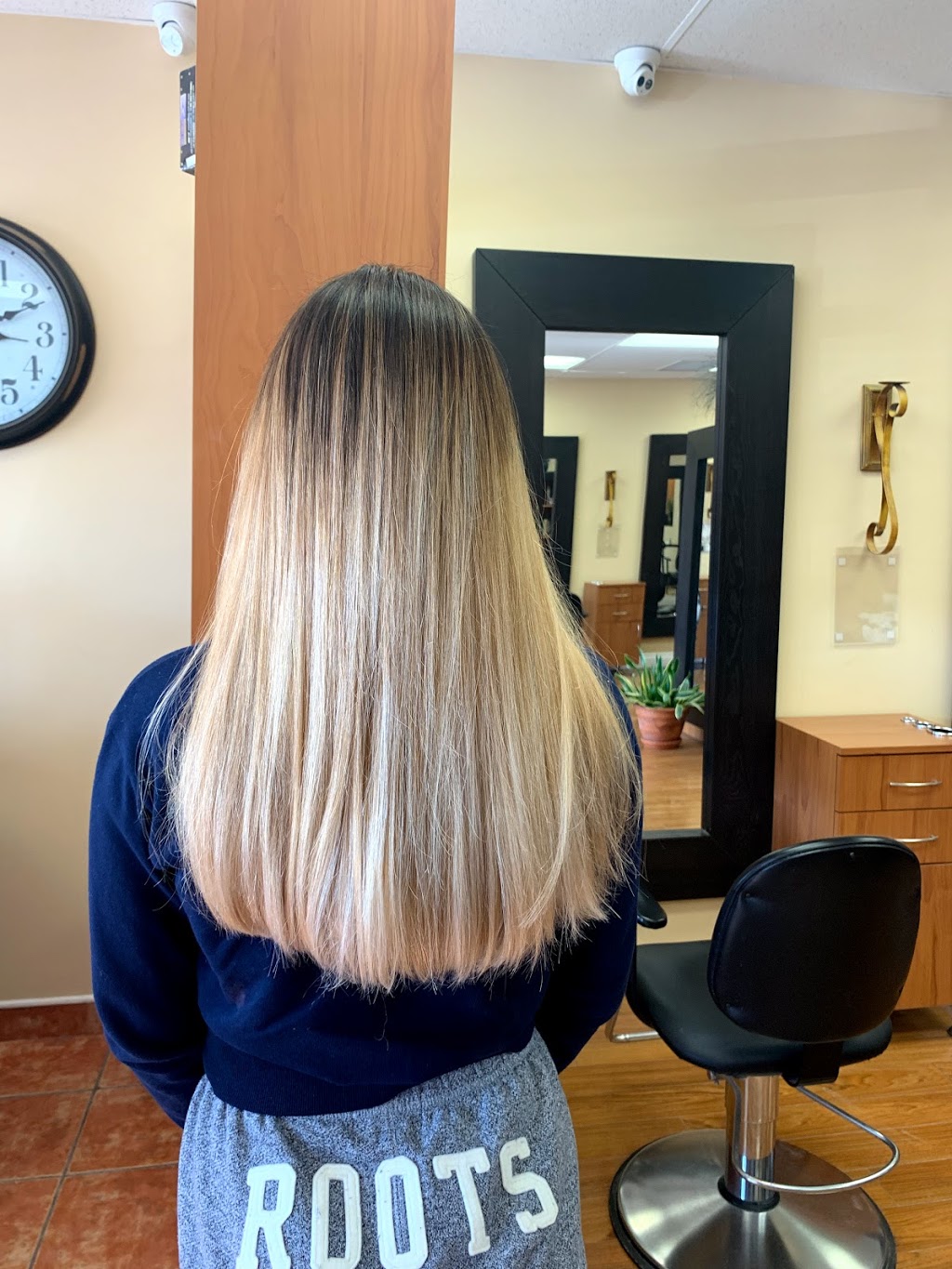 Hairworks - Hair Salon | 2760 Derry Rd W Unit 9, Mississauga, ON L5N 3N5, Canada | Phone: (905) 542-7999
