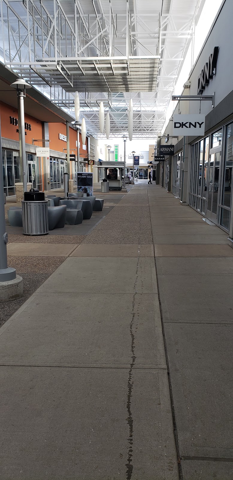 DKNY | Steeles Ave, 415 Halton Hills #13850, Halton Hills, ON L0P, Canada | Phone: (905) 814-4265