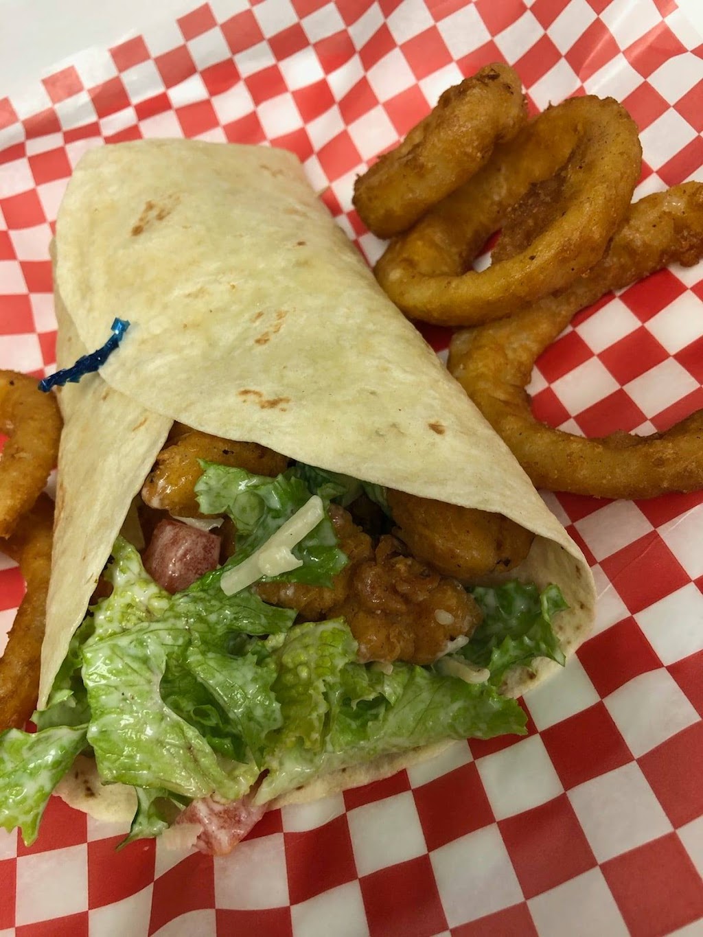 Dairy Freez & Grill | 23 Bay St, Barrys Bay, ON K0J 1B0, Canada | Phone: (613) 756-7116