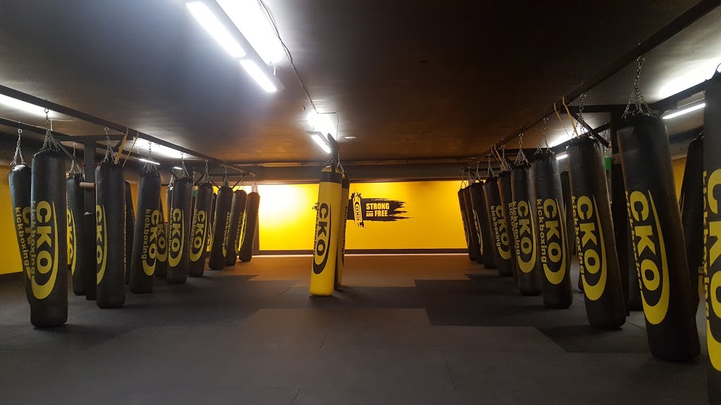 CKO Kickboxing Toronto | 3299 Lake Shore Blvd W #104, Etobicoke, ON M8W 1M8, Canada | Phone: (416) 855-2256