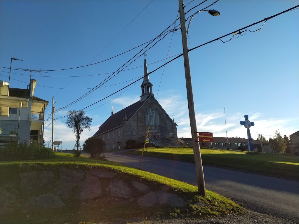 Auberge le Vieux Manoir Mont Mégantic | 11 Rue Principale E, Notre-Dame-des-Bois, QC J0B 2E0, Canada | Phone: (819) 235-8989