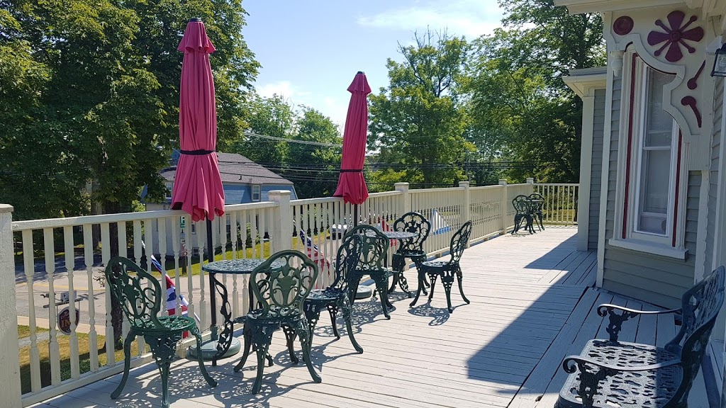 Lunenburg Inn | 26 Dufferin St, Lunenburg, NS B0J 2C0, Canada | Phone: (800) 565-3963