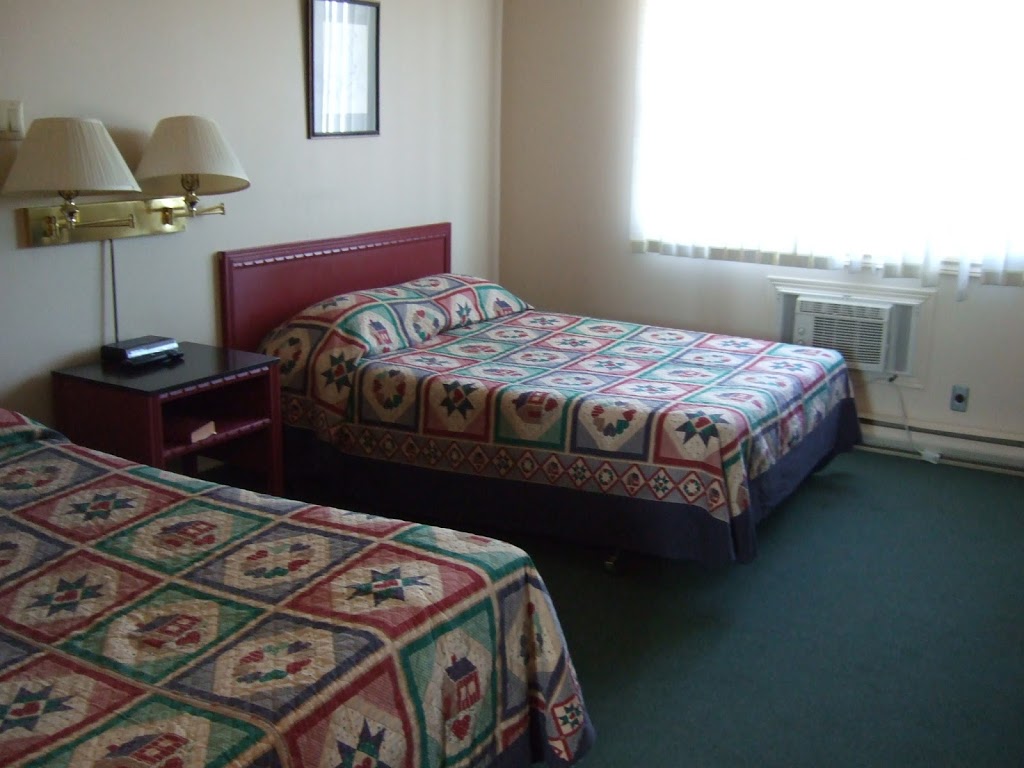 Parkview Family Restaurant & Inn | 4670 Main St, Oxford, NS B0M 1P0, Canada | Phone: (902) 447-2258