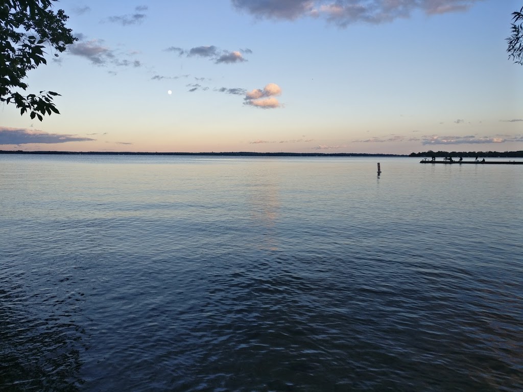 Innisfil Beach Park | 676 Innisfil Beach Rd, Innisfil, ON L9S 4H6, Canada | Phone: (705) 436-3710