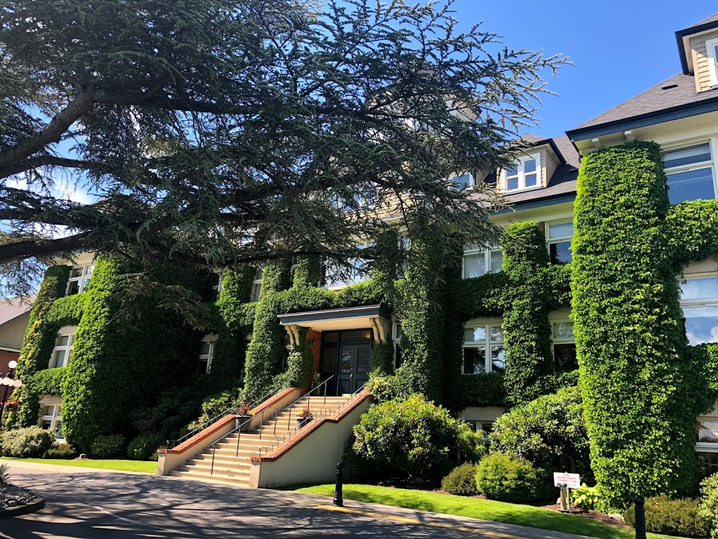 St. Michaels University School | 3400 Richmond Rd, Victoria, BC V8P 4P5, Canada | Phone: (250) 592-2411