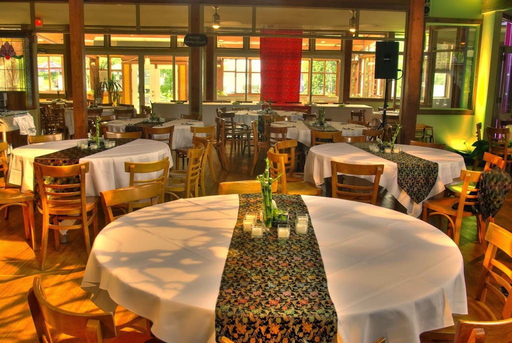 La Petite Auberge de Jouvence | 131 Chemin de Jouvence, Orford, QC J1X 6R2, Canada | Phone: (800) 567-3134