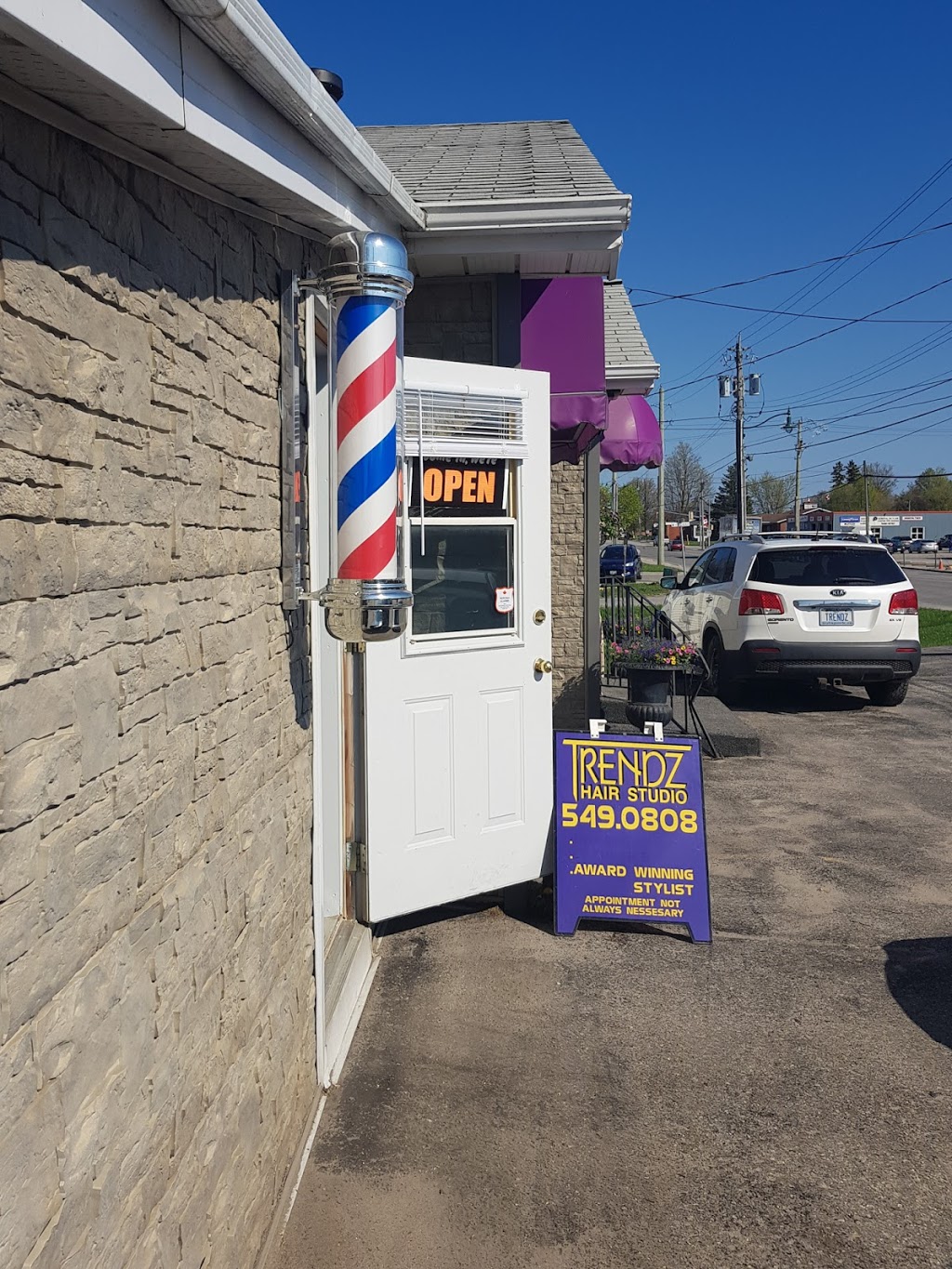 Hawkeyesbow | 182 Main St, Penetanguishene, ON L9M 1L9, Canada | Phone: (705) 716-2217