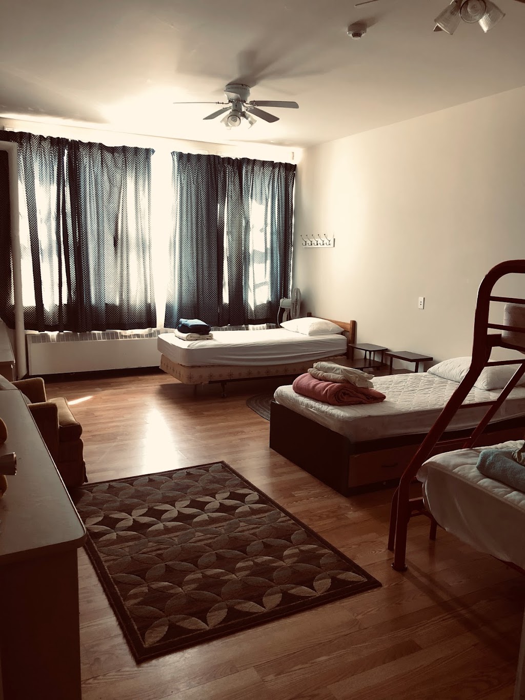 Port Mouton International Hostel | 8100 Lighthouse Rte, Port Mouton, NS B0T 1T0, Canada | Phone: (902) 947-3140