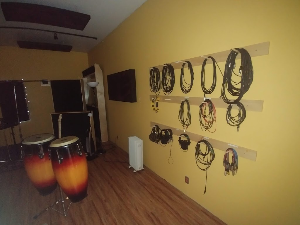 Summit School of Guitar Building | Goodyear Rd, Qualicum Beach, BC V9K 2A3, Canada | Phone: (250) 757-9903