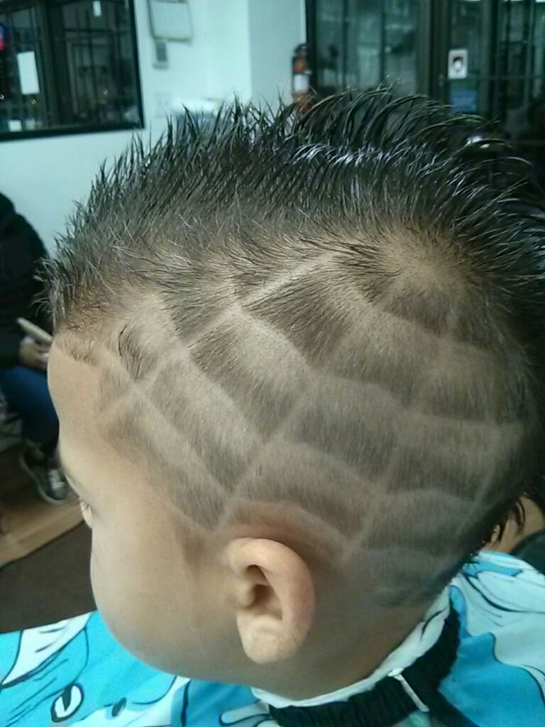 Xciting Cuts | 4234 Lawrence Ave E, Scarborough, ON M1E 2S5, Canada | Phone: (416) 546-1951