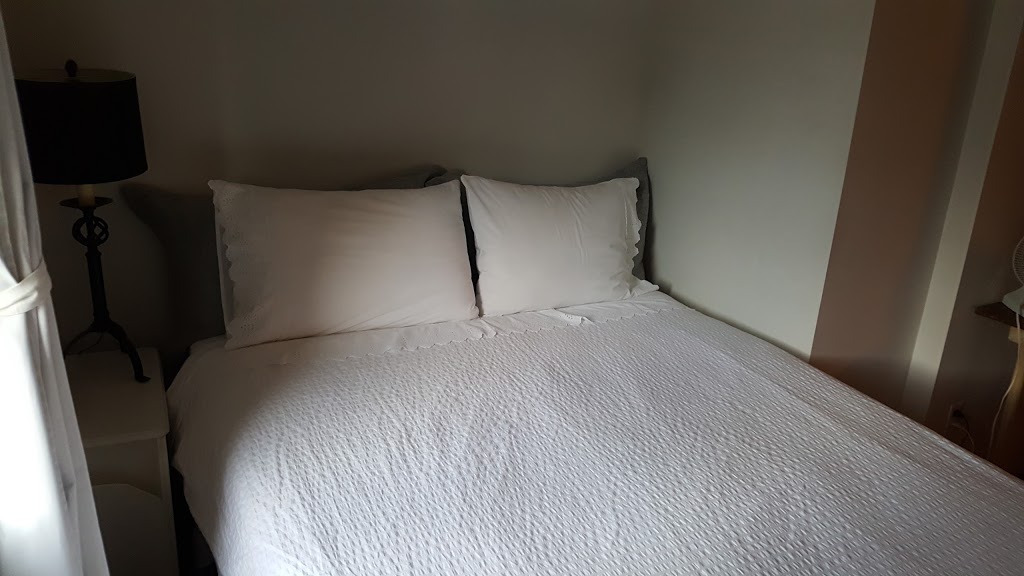 Auberge Old Chelsea B&B | 213 Chemin Old Chelsea, Chelsea, QC J9B 1J3, Canada | Phone: (819) 827-1316