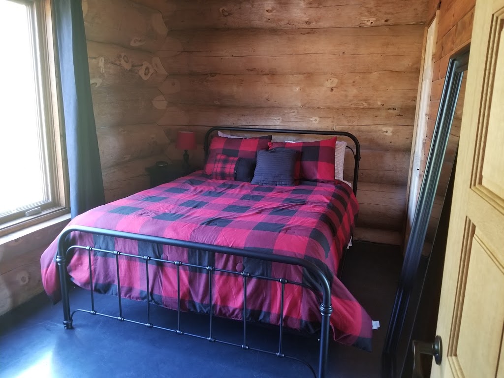 Le Jadanie chalet | 231 Rue Jean Baptiste Lepage, Saint-Côme, QC J0K 2B0, Canada | Phone: (514) 506-4433