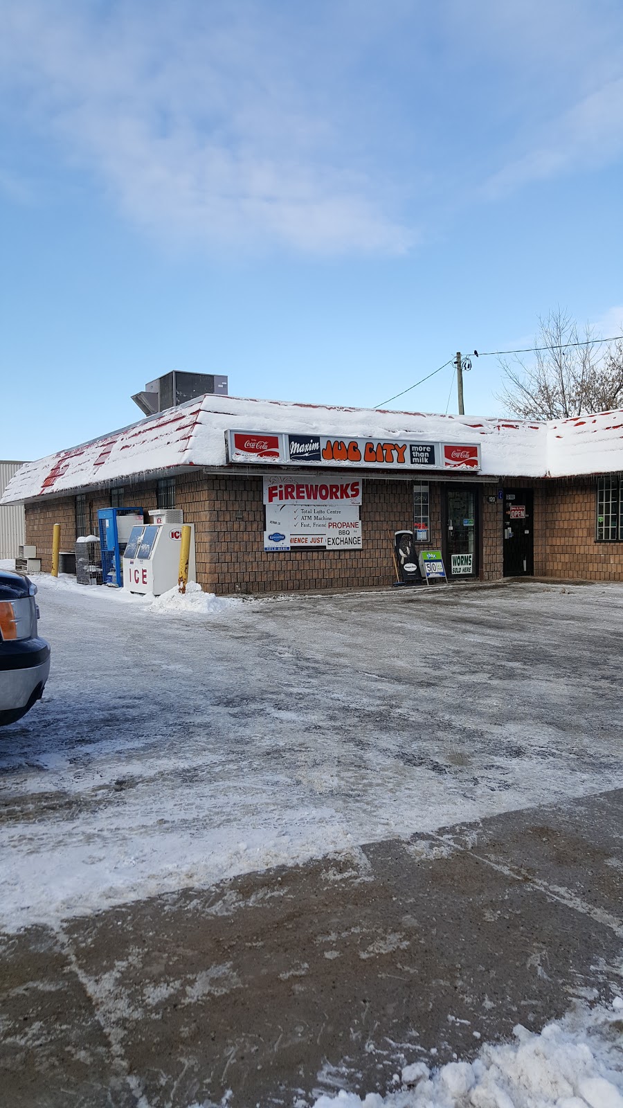Maxim Jug City | 120 Maple Ave, Haliburton, ON K0M 1S0, Canada | Phone: (705) 457-3735