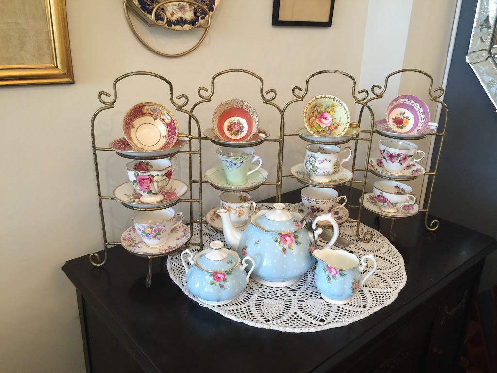 Michelles Antiques Inc. | 3710 Main St #104, Niagara Falls, ON L2G 6B1, Canada | Phone: (289) 296-0000