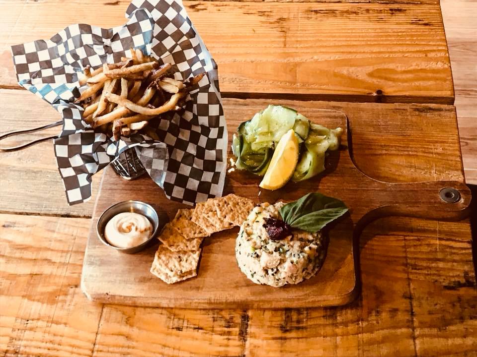 Taxi Pizza Resto bar | 211 QC-201, Rigaud, QC J0P 1P0, Canada | Phone: (450) 458-8294