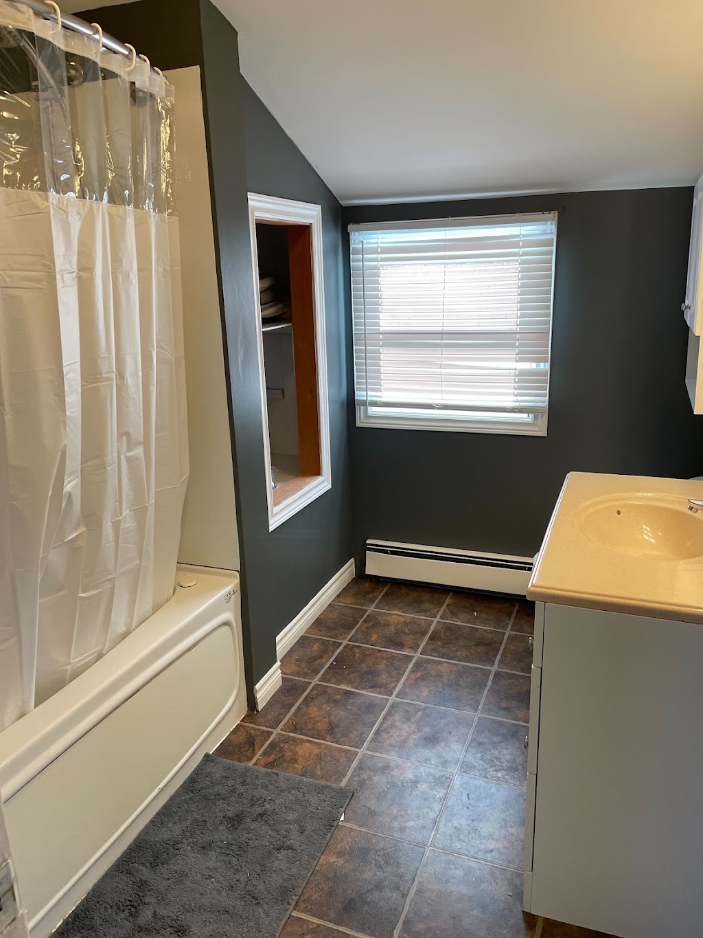 Cabot Cottage | 15 Beaton St, Inverness, NS B0E 1N0, Canada | Phone: (416) 550-7899