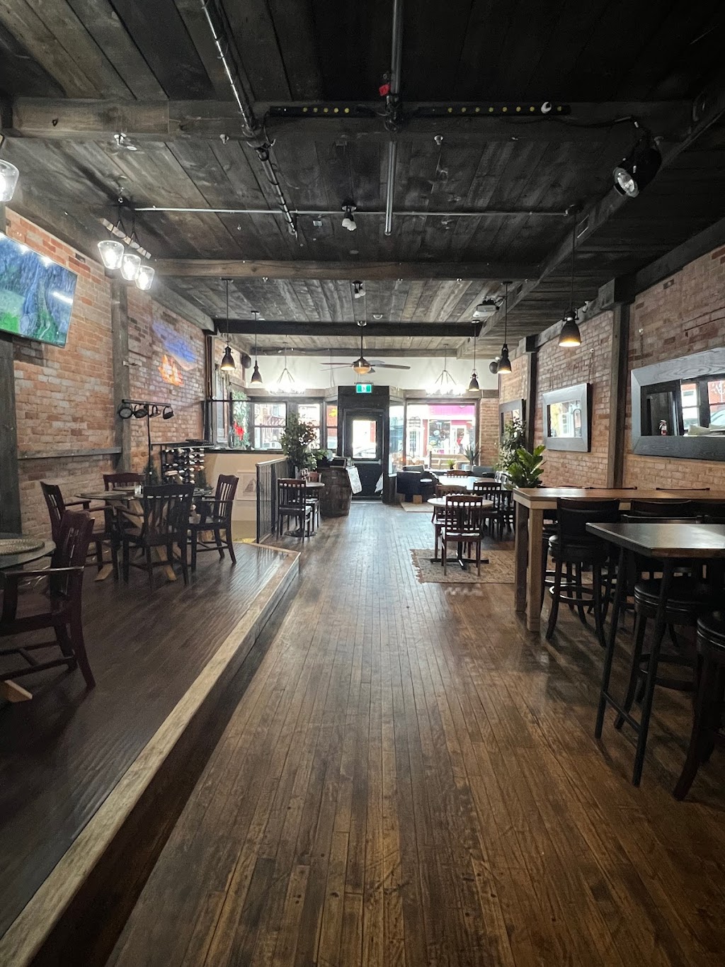Urban Angus Steak and Wine | 26 Elgin St W, Arnprior, ON K7S 1N3, Canada | Phone: (613) 558-5050