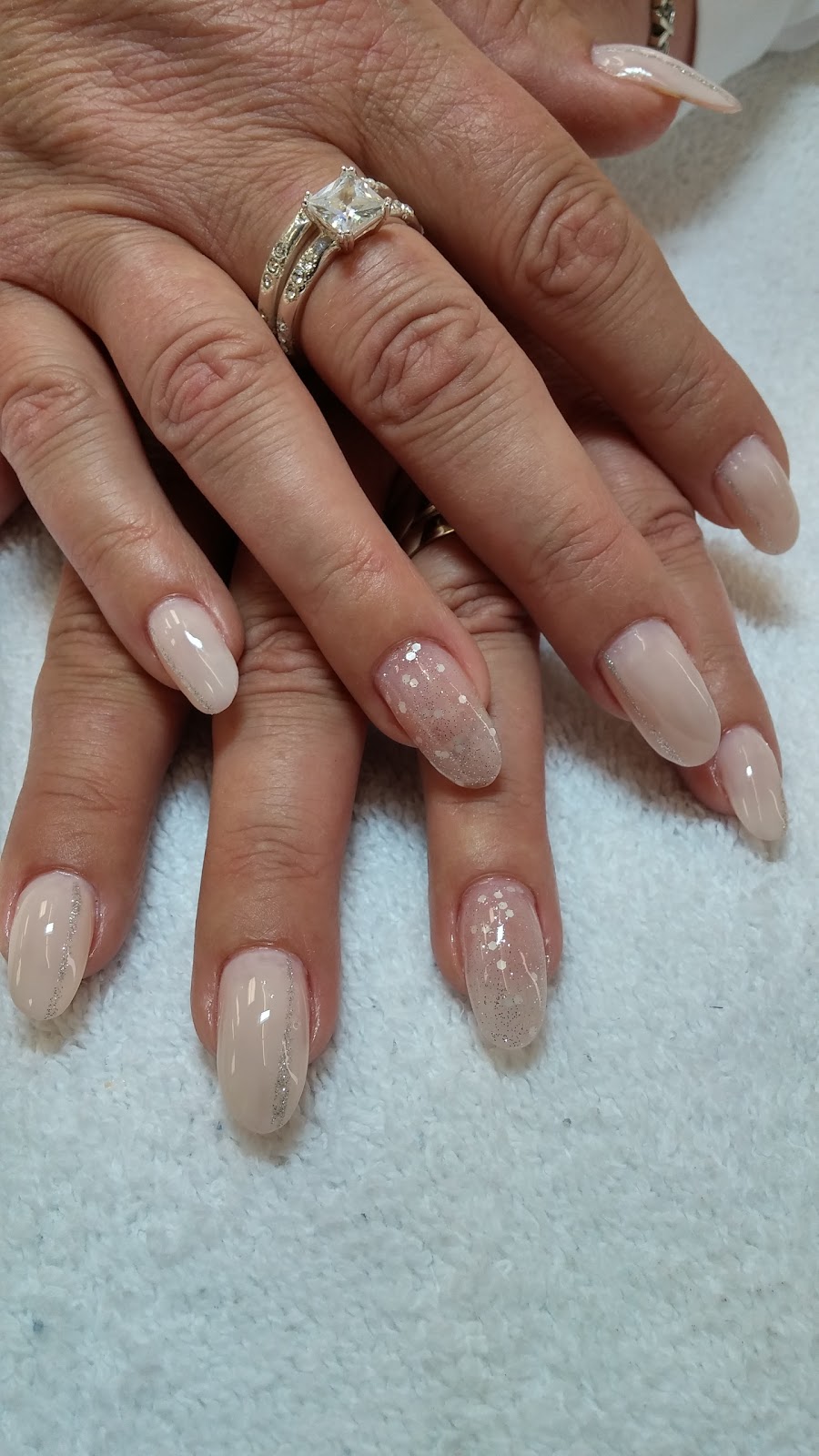 Diva Essentials | 101 Brant Ave, Brantford, ON N3T 3H4, Canada | Phone: (519) 753-4512