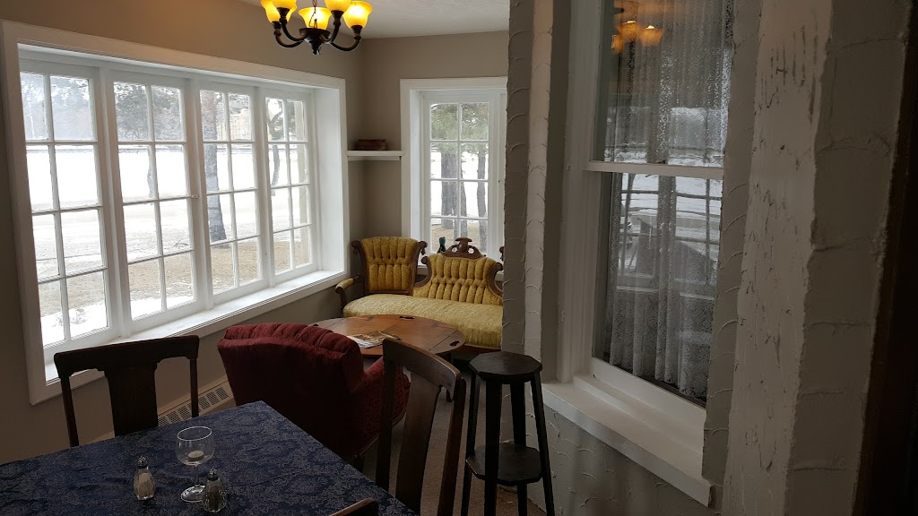 Banbury House Inn Ltd | 104 Front St, Wolseley, SK S0G 5H0, Canada | Phone: (306) 698-2333