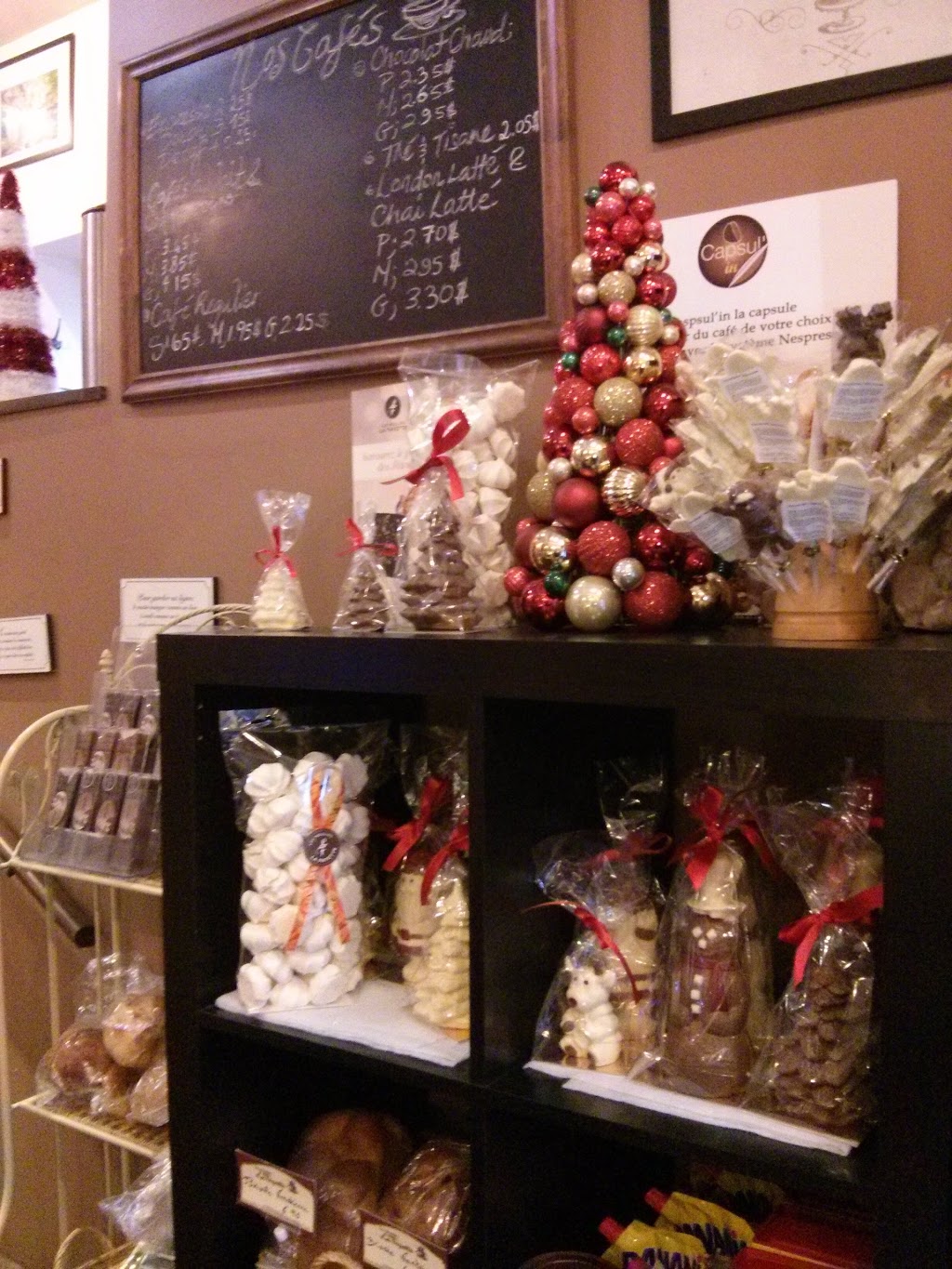 Moulin De Sacha (Le) | 279 Chemin du Bord-du-Lac, Pointe-Claire, QC H9S 4L2, Canada | Phone: (514) 674-0811